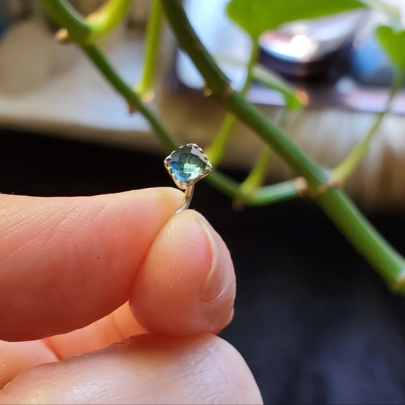 Sterling Silver Crystal L Shaped Nose Ring - Picture 5 of 6